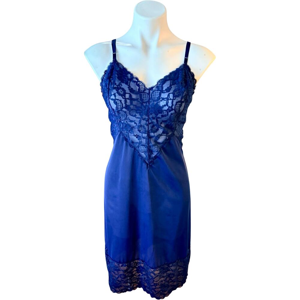Vintage Vanity Fair Nylon Slip 1970s Lace Bodice Sweetheart Neckline Size 38 - Picture 4 of 13